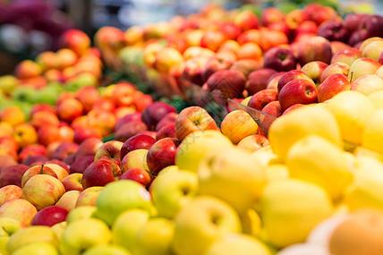 水果,食品销售成熟苹果杂货店超市杂货店超市成熟的苹果图片